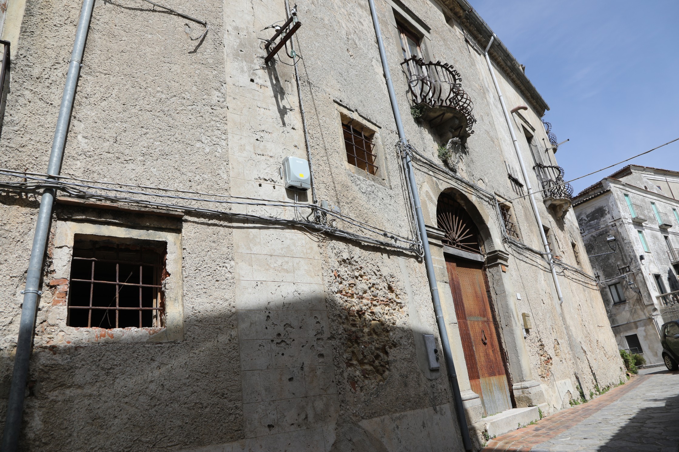 Prospetto laterale del palazzo