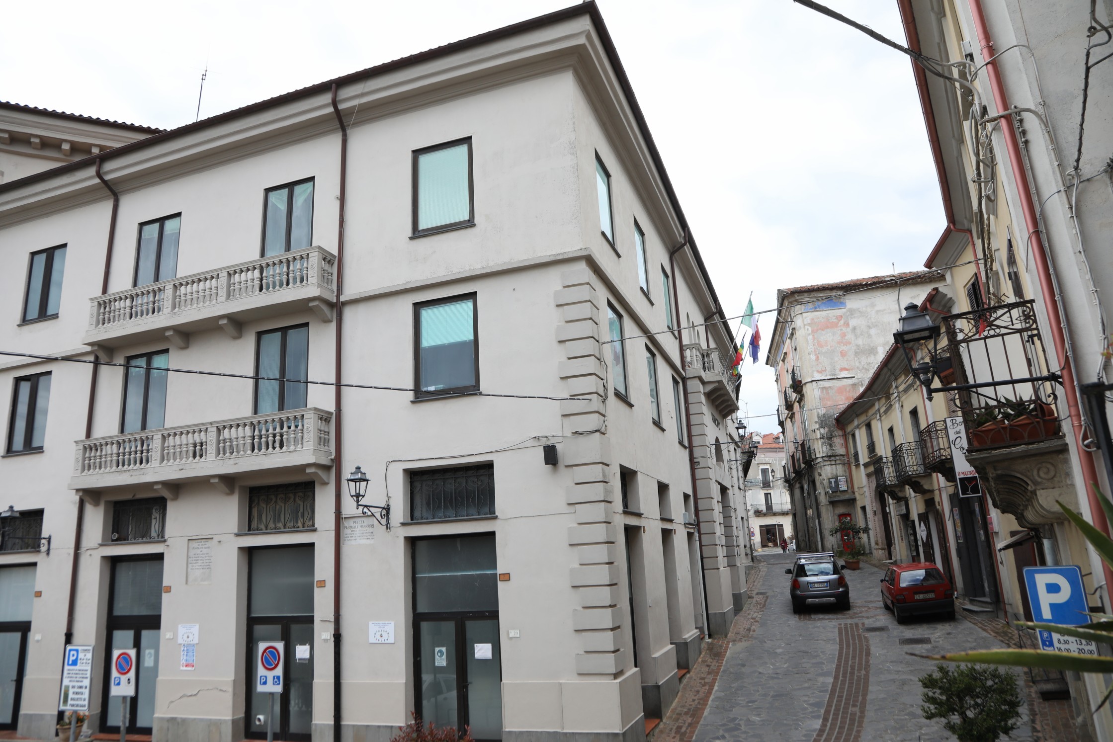 Facciata laterale Via Roma