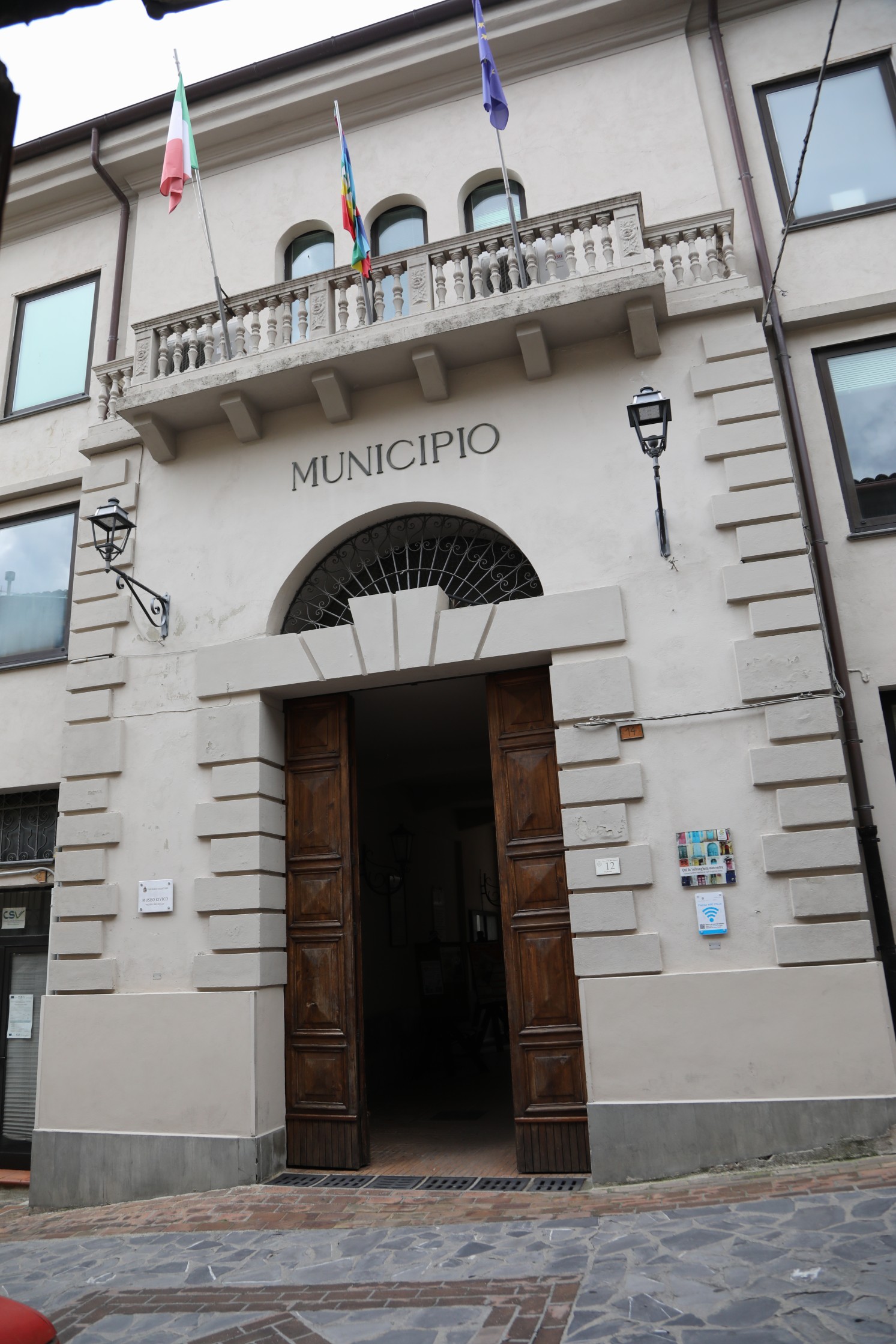 Portale e balcone